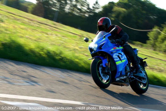 La GSX-R 1000R est un régal sur le réseau secondaire