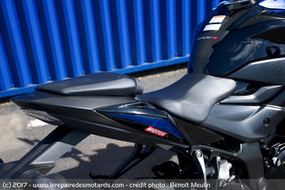 La selle se montre confortable pour le pilote... moins pour le passager
