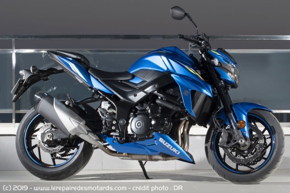 Roadster Suzuki GSX-S 750 A2