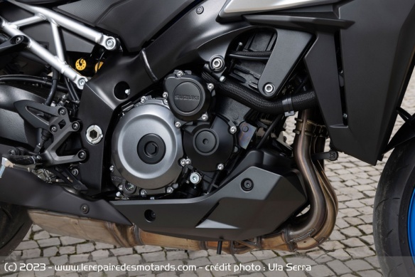 Le 4 cylindres en ligne est similaire à celui de la GSX-S 1000 GT