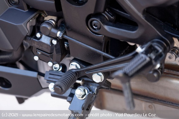 La GSX-S renforce également son package électronique, notamment avec son shifter