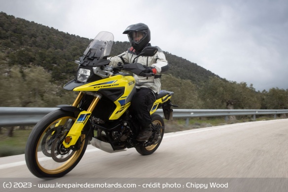 Essai de la Suzuki V-Strom 1050 DE sur voie rapide