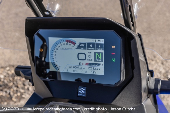 Le compteur TFT de la Suzuki V-Strom-800 SE