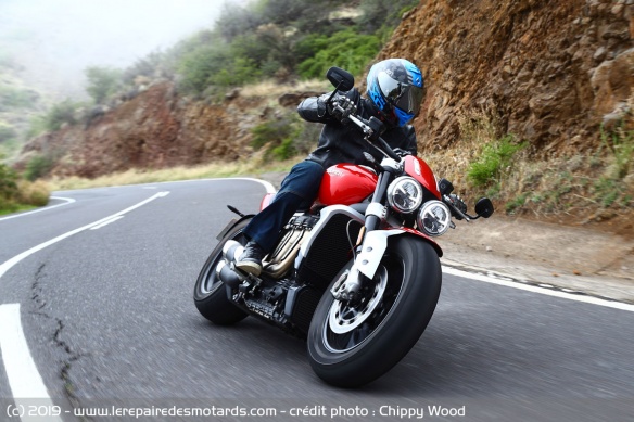 La Triumph Rocket 3 R sur route