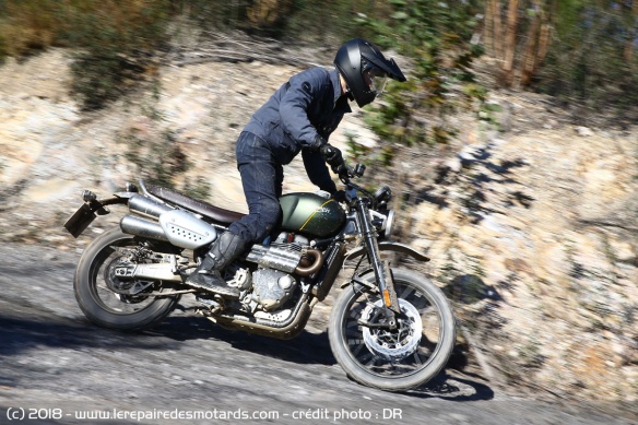 La Triumph Scrambler 1200 XC en tout-terrain