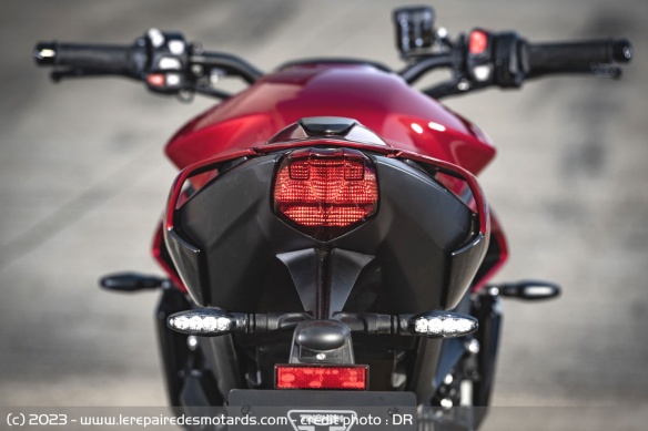 Feu Triumph Street Triple 765 RS