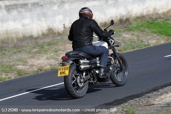 La Triumph Street Scrambler sur route