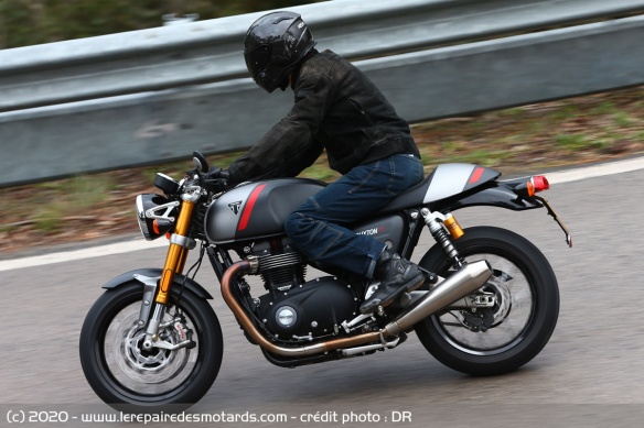 Essai de la Triumph Thruxton RS
