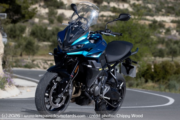 Avec son r&eacute;servoir de 18,6 litres, l'Anglaise est capable de tenir plus de 300 km d'autonomie &agrave; rythme soutenu