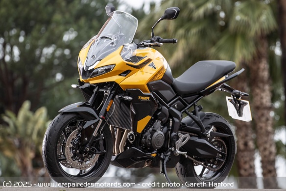 Triumph confère à la Tiger Sport 800 une ligne racée
