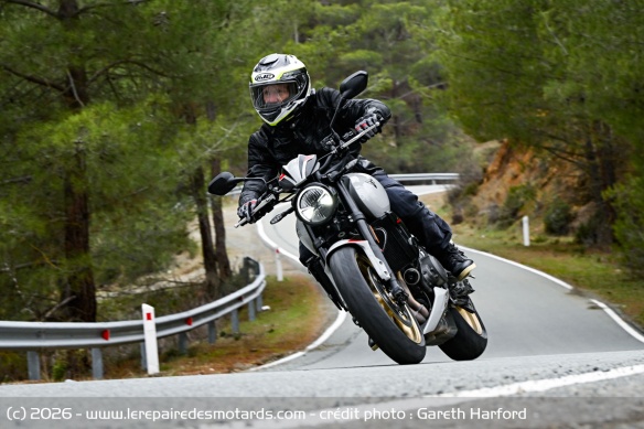 L'agilité est le principal atout de la Trident 800