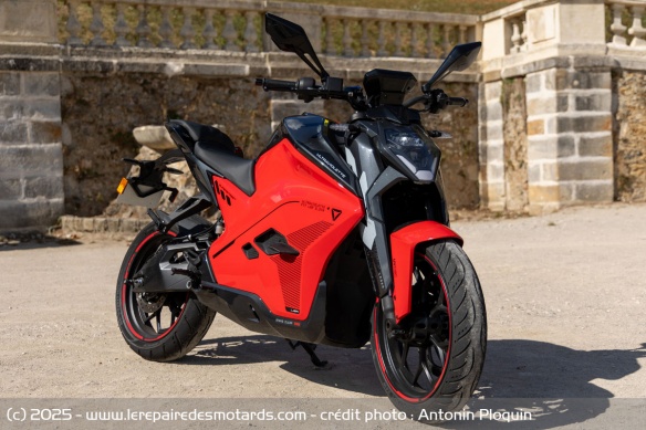 L'Ultraviolette F77 SuperStreet s'affiche à 10.390 euros