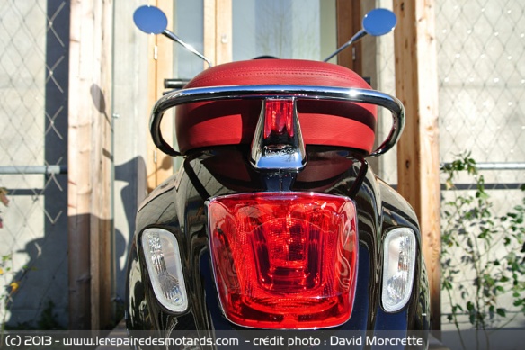 Vue arrière Vespa Primavera 125