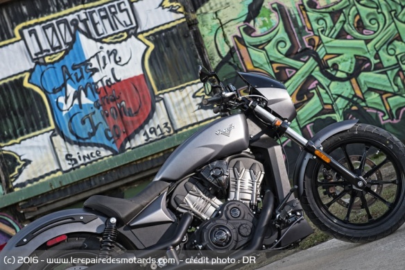 Contrairement aux apparences, l'Octane est bien plus qu'une Indian Scout rebadgée