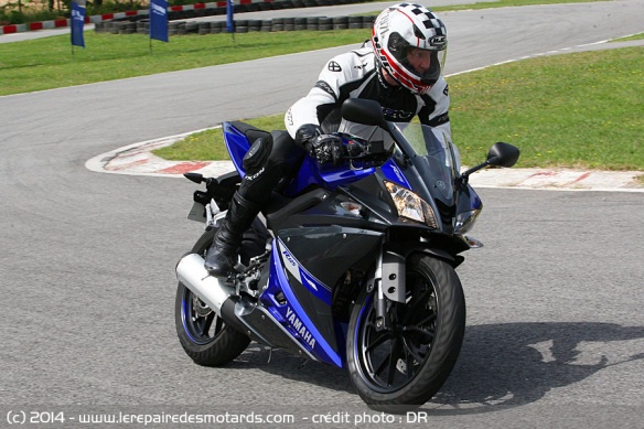 Yamaha YZF R125 sur circuit