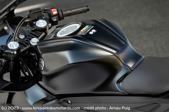 Le réservoir de la Yamaha R125