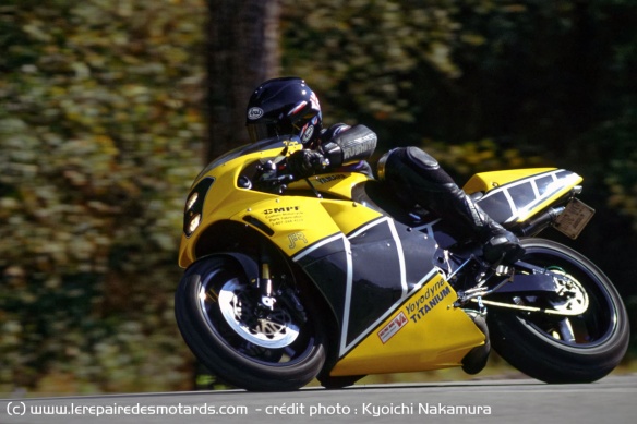 Essai de la Yamaha RZV 500R sur route