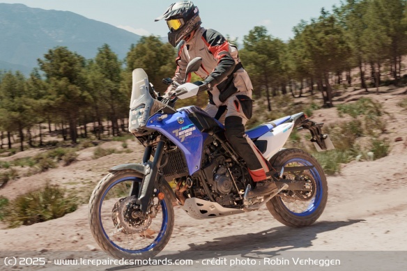 Même à haute vitesse, la moto reste toujours saine