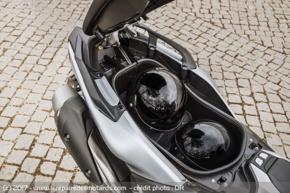Coffre du Yamaha TMax SX
