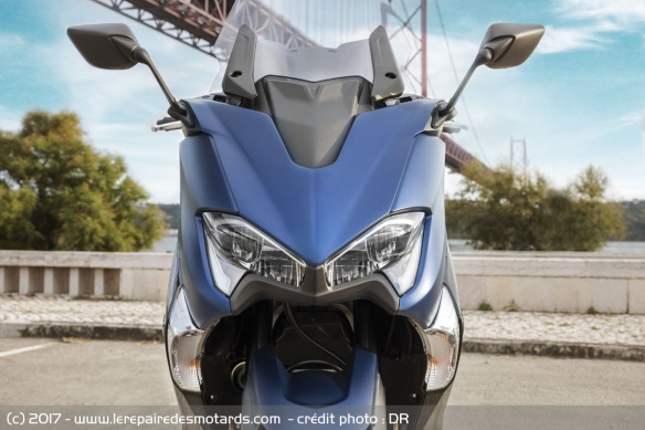 Phares du Yamaha TMax DX