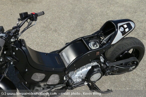 Tout le superflu a été retiré du TMAX, lui assurant une importante perte de poids