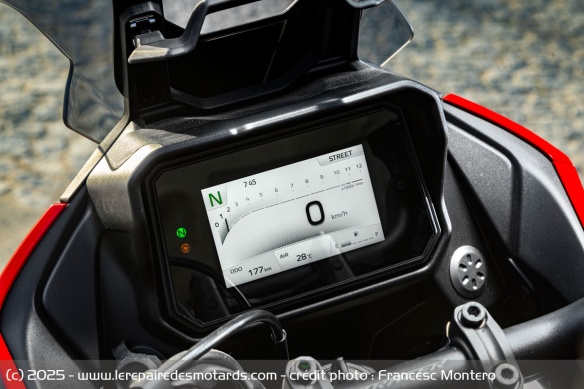 Le compteur TFT de la Yamaha Tracer 7