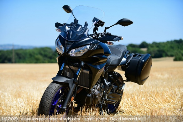74,8 cv (55 kW) à 9.000 tours/minutel, 68 N.m (6,9 kgm) 6.500 tours/minute