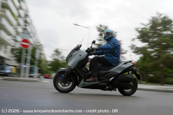 Le XMAX s'emm&egrave;ne toujours avec autant de facilit&eacute;