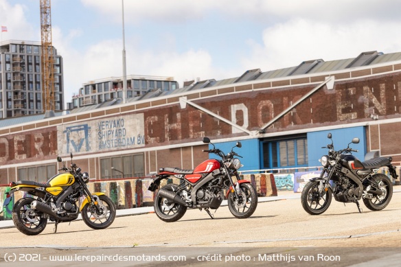 La Yamaha XSR 125 est déclinée dans trois coloris