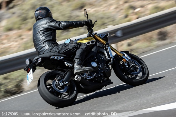 Yamaha XSR 900 sur nationale