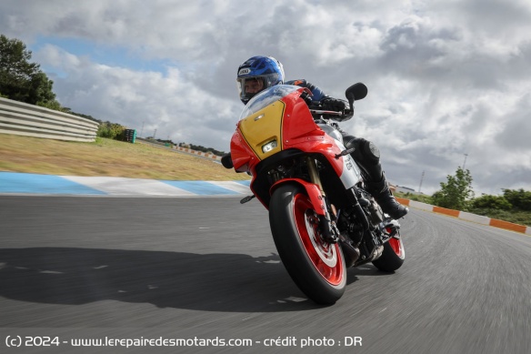 La Yamaha XSR900 GP à haute vitesse