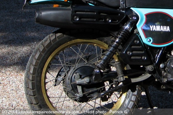 Le silencieux n'est plus disponible chez Yamaha, mais on trouve des rééditions. Nombreux furent les propriétaires à opter pour un adaptable, plus chantant. 