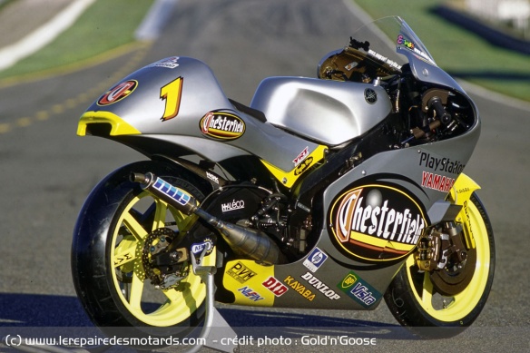 8 victoires, 8 poles et 23 podiums, l'YZR250 a véritablement dominé la saison 2000