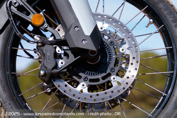 Le freinage est confié à J.Juan, sous couvert d'un ABS Continental