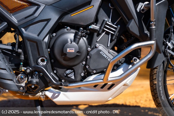 Le 3 cylindres de 699 cm3 délivre 95 ch et 76 Nm