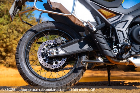 Les suspensions Marzocchi font assurément parties des points forts de cette Zontes