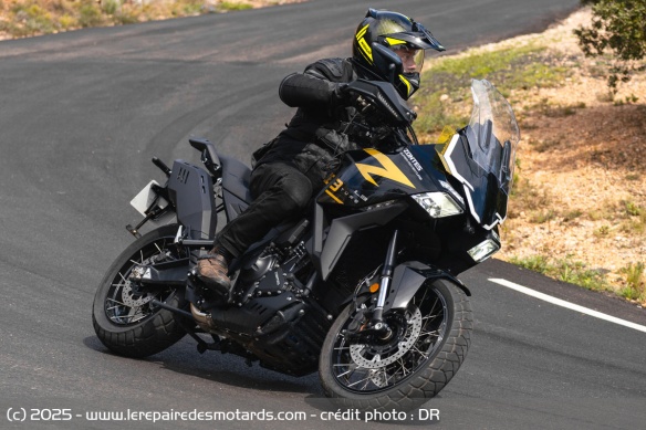 Souple et discret, le moteur dégage aussi pas mal de chaleur à l'arrêt