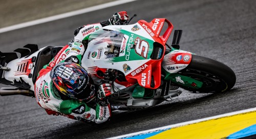 Succs historique ! Johann Zarco remporte le Grand Prix de France MotoGP sous la pluie devant Marc Marquez et Fermin Aldeguer. 