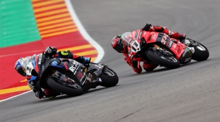 Retour sur le duel  rptition entre Bulega et Razgatlioglu lors Championnat du Monde Superbike au MotorLand Aragon, galement marqu par les chutes 