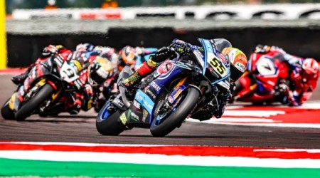 Retour en images sur le tripl de Nicolo Bulega et le festival de chutes lors du WorldSBK d'Italie sur le Cremona Circuit 