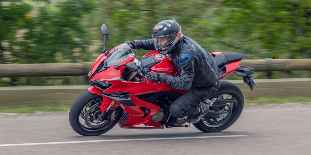 Essai  QJMotor SRK800RR