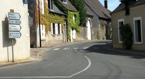 Petite balade autour de Bourges en remontant � la limite de la Sologne. Retour en longeant le canal. 