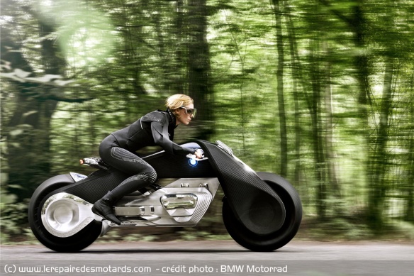 Radioscoopie : La moto à vau-l'eau Radioscoopie : La moto à vau-l'eau