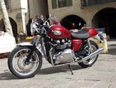 Triumph Thruxton 900