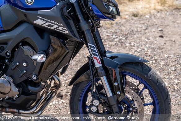 Le kit cartouche WP Apex Pro 650 monté sur la MT-09