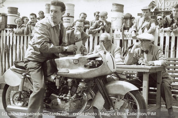 Bill Lomas sur une NSU 250 en 1952 Bill Lomas sur une NSU 250 en 1952