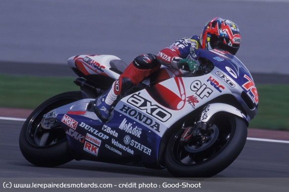 Kato lors de sa première saison complète en Grand Prix 250 Kato lors de sa première saison complète en Grand Prix 250