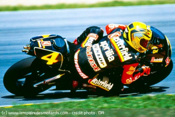 Max Biaggi l'année de la conquête de son premier titre mondial avec Aprilia Max Biaggi l'année de la conquête de son premier titre mondial avec Aprilia