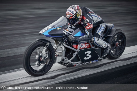 En 2020, Biaggi a atteint les 408 km/h sur la Voxan Wattman En 2020, Biaggi a atteint les 408 km/h sur la Voxan Wattman