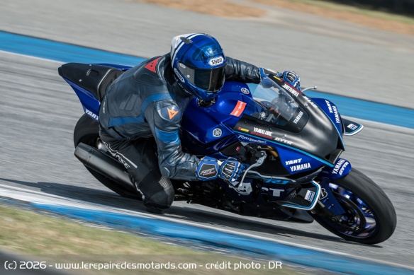 Le RS12 encaisse m&ecirc;me les contraintes plus importantes d'une moto d'endurance